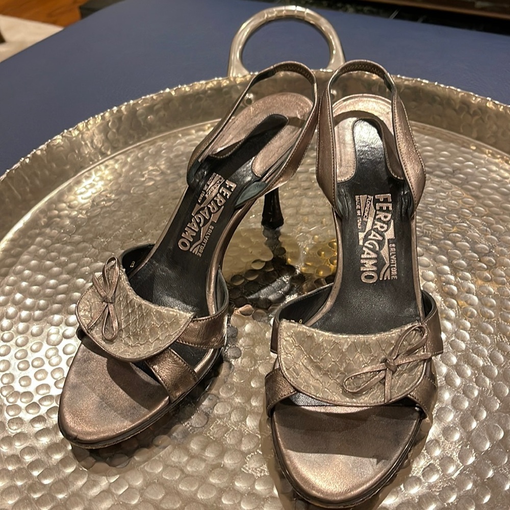 Salvatore Ferragamo Gold/Bronze Heels Size